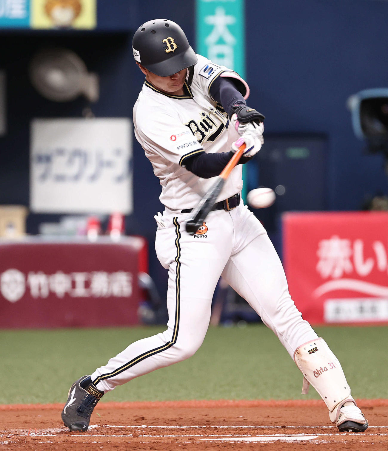 オリックス対西武　1回裏オリックス1死三塁、太田は右翼へ適時二塁打を放つ（撮影・西尾就之）