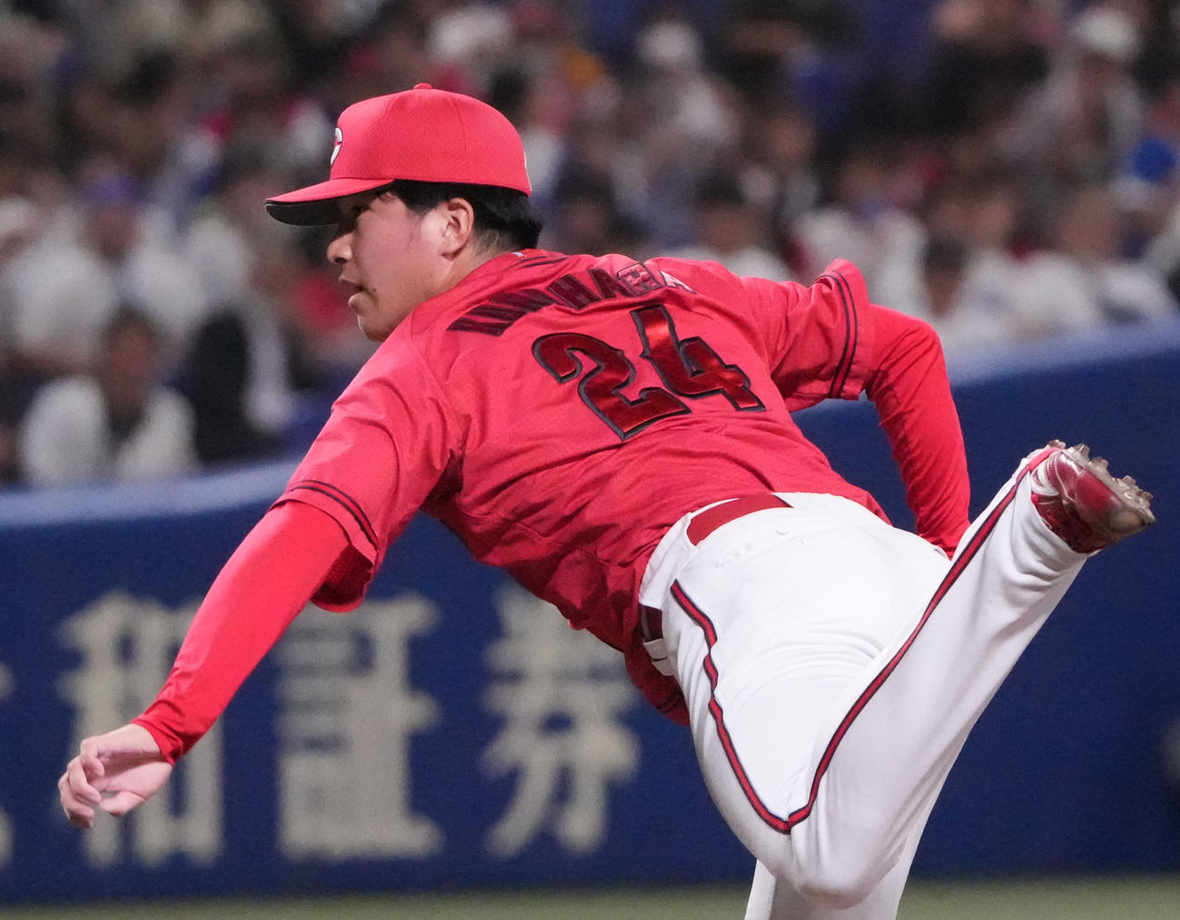 中日対広島　8回裏、広島2番手で登板する黒原（撮影・森本幸一）