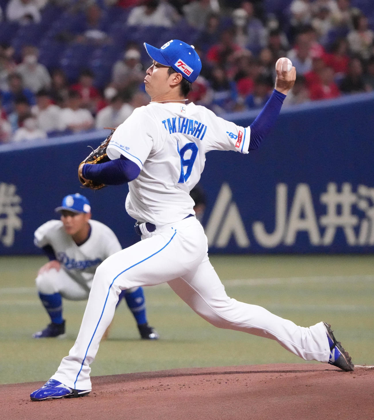 中日対広島　1回表、登板する中日先発の高橋宏（撮影・森本幸一）