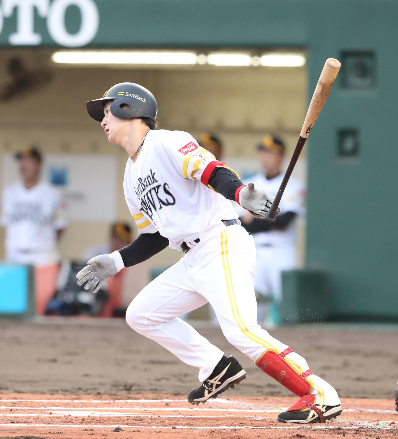 ソフトバンク対ロッテ　1回裏ソフトバンク2死一、三塁、正木は中前に適時打を放つ（撮影・梅根麻紀）
