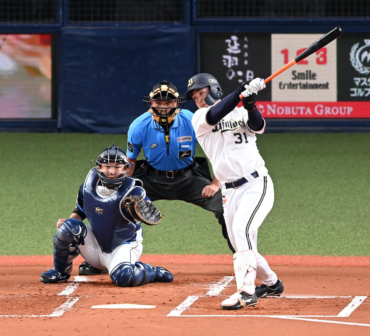 オリックス対西武　1回裏オリックス1死三塁、太田は先制の右適時二塁打を放つ（撮影・前岡正明）