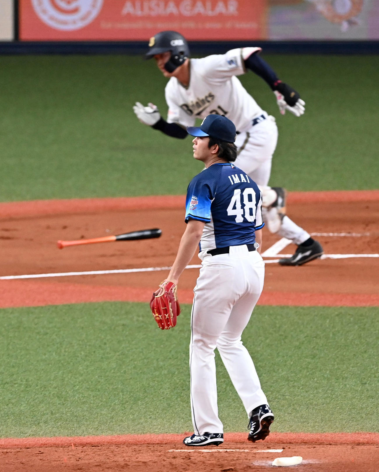 オリックス対西武　1回裏オリックス1死三塁、太田に先制の右適時二塁打を打たれた今井（撮影・前岡正明）