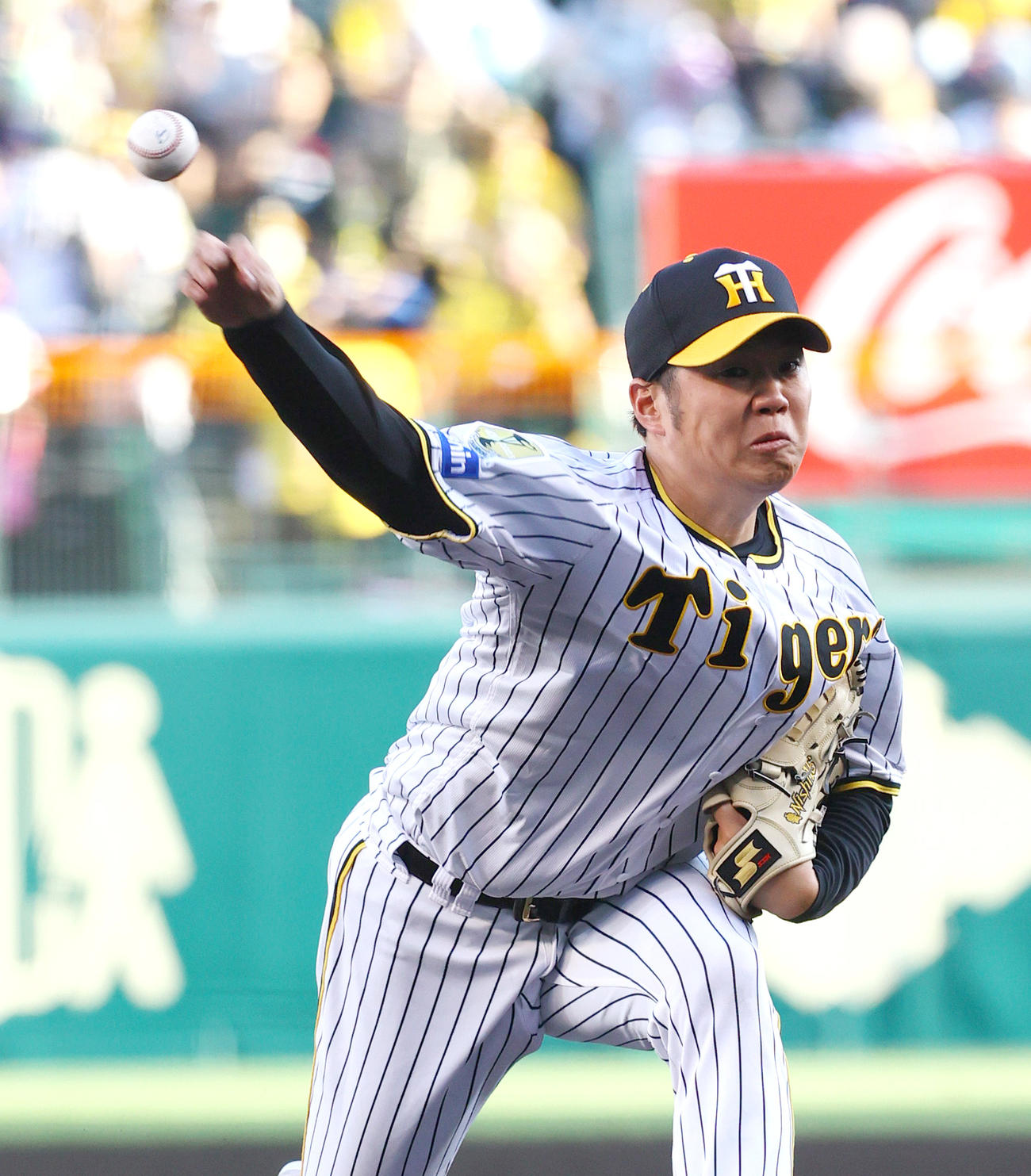 阪神対DeNA　力投する阪神先発の西勇（撮影・上山淳一）