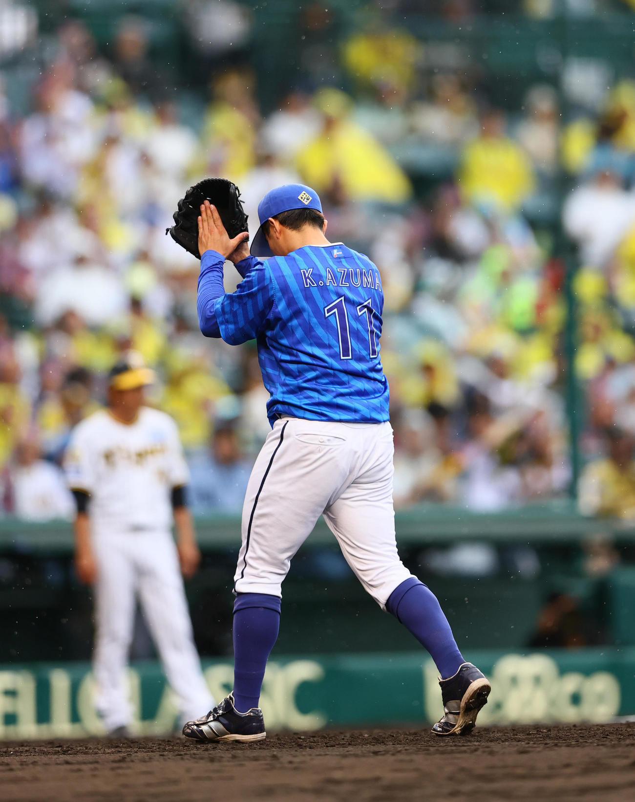 阪神対DeNA 7回裏阪神1死一塁、東は坂本三ゴロ併殺に仕留める（撮影・上山淳一）