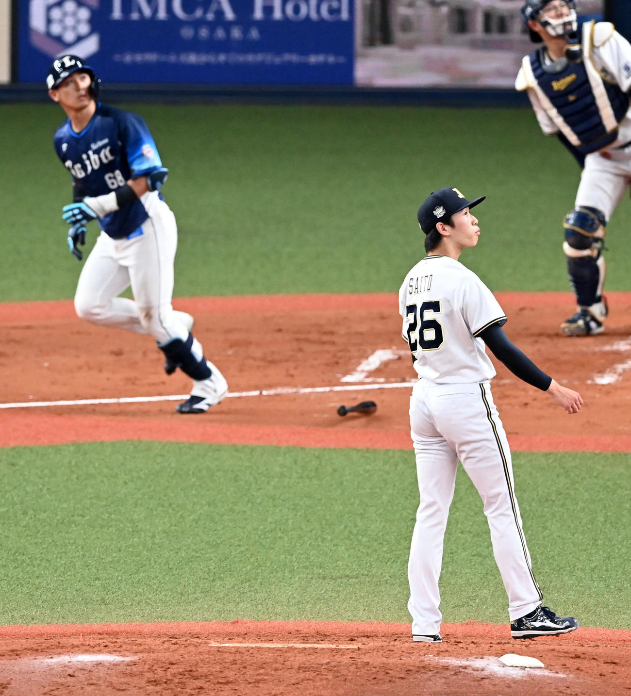 オリックス対西武　3回表西武1死一、二塁、岸に左越え3点本塁打を打たれた斎藤（撮影・前岡正明）