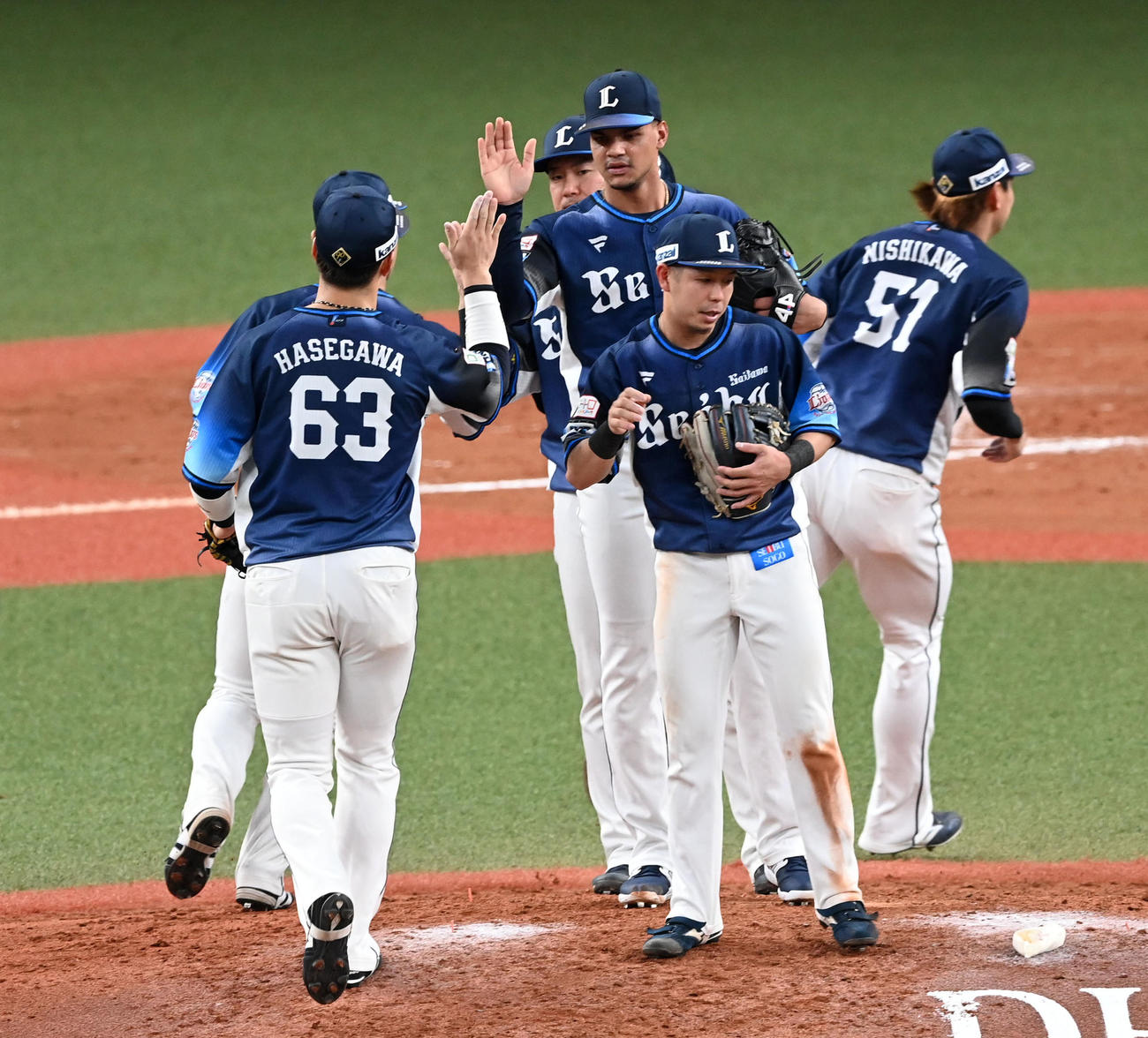 オリックス対西武　オリックスに勝利、喜ぶ西武ナイン（撮影・前岡正明）