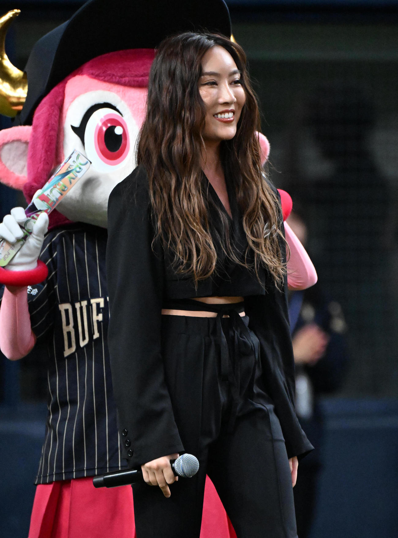 オリックス対西武　試合前、君が代を独唱したTAEKO（撮影・石井愛子）