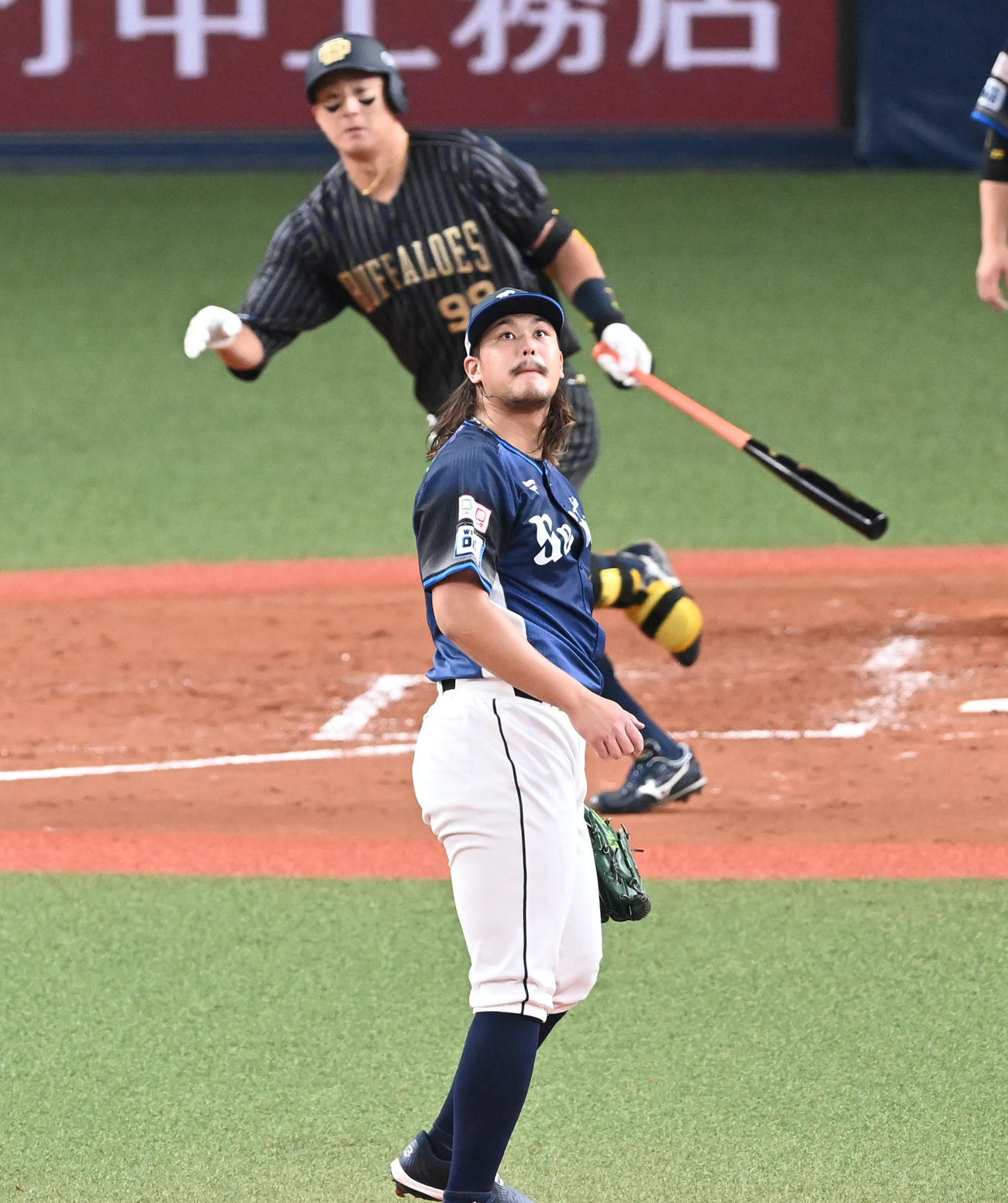 オリックス対西武　2回裏オリックス1死満塁、杉本に先制中犠飛を打たれた高橋（撮影・前岡正明）