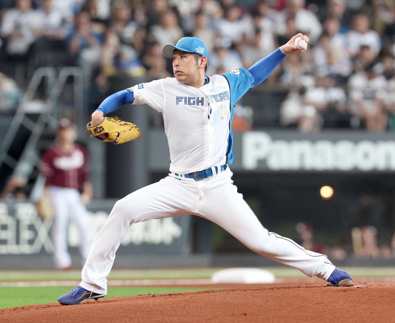 日本ハム対楽天　日本ハム先発の加藤貴（撮影・黒川智章）