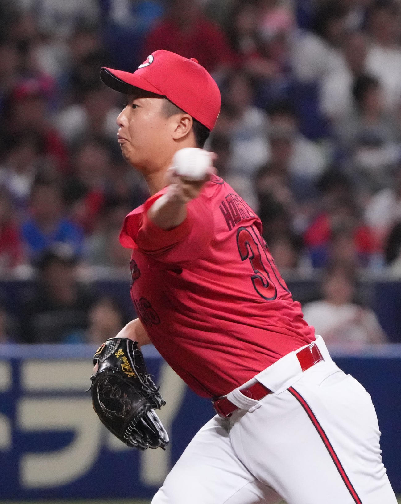 中日対広島　7回裏、広島2番手で登板する塹江（撮影・森本幸一）