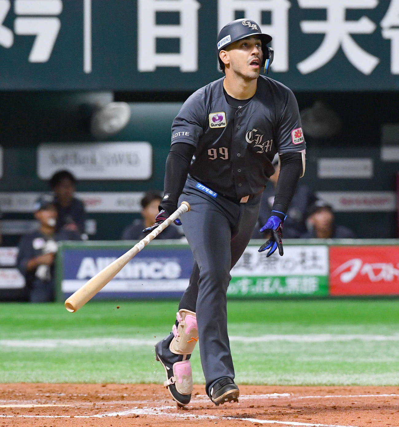 ソフトバンク対ロッテ　9回表ロッテ2死一、二塁、ソトは逆転の右越え3点本塁打を放つ（撮影・岩下翔太）