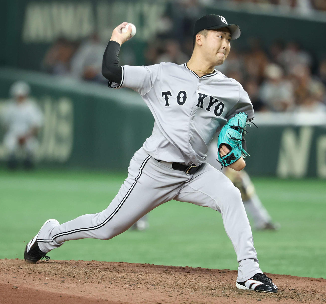 巨人対ヤクルト　6回表、巨人3番手で登板する船迫（撮影・河田真司）