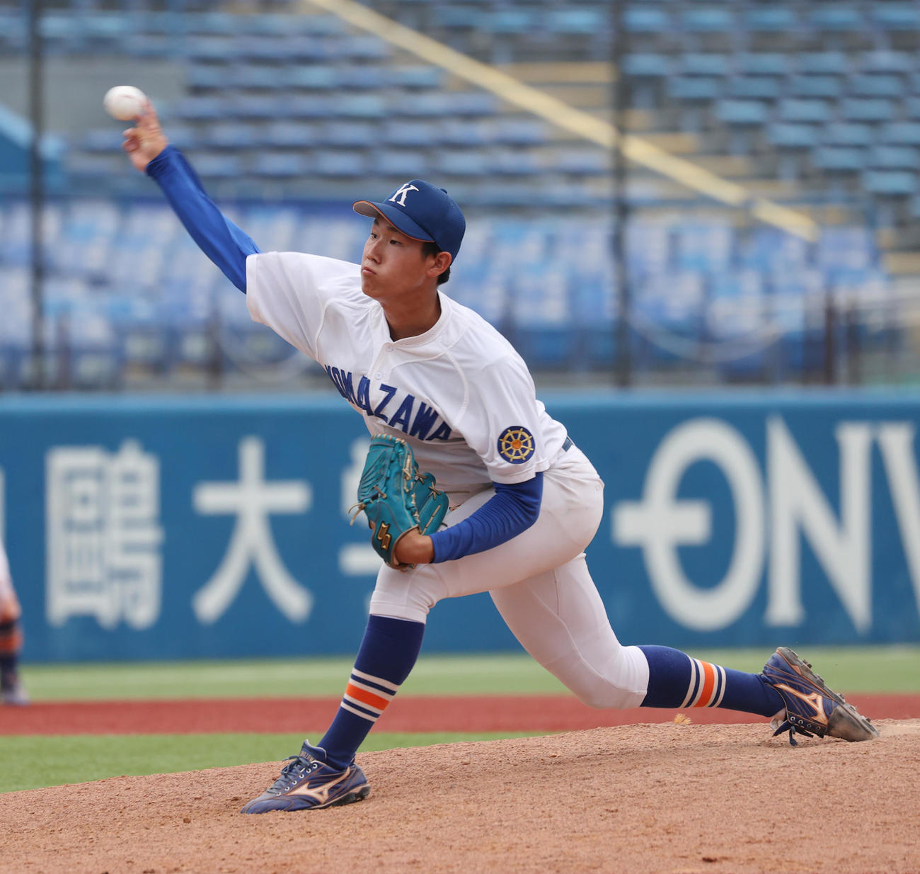 駒大対東農大　7回から登板した駒大・仲井（撮影・柴田隆二）