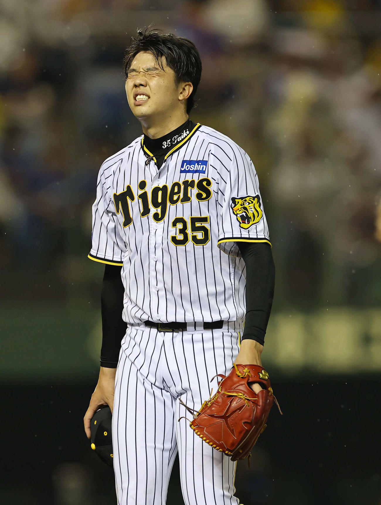 阪神対中日　8回、先制点を許した才木は悔しそうな表情を見せる（撮影・上田博志）