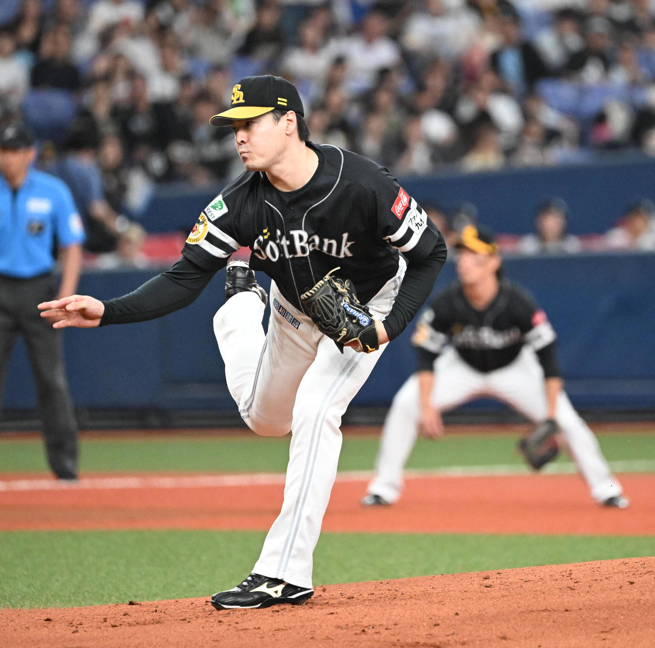 オリックス対ソフトバンク　先発するソフトバンク有原（撮影・和賀正仁）