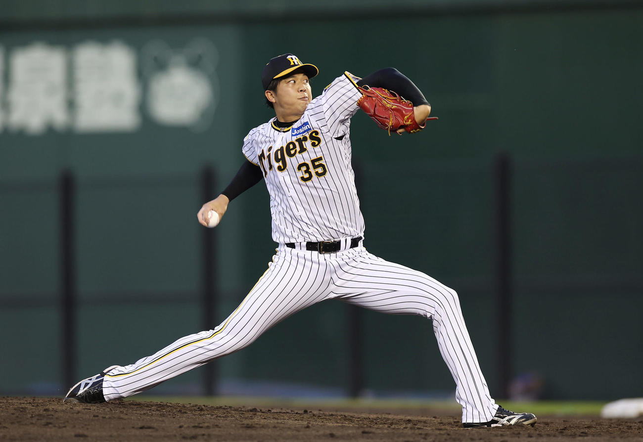 阪神対中日　力投する阪神先発の才木（撮影・前田充）