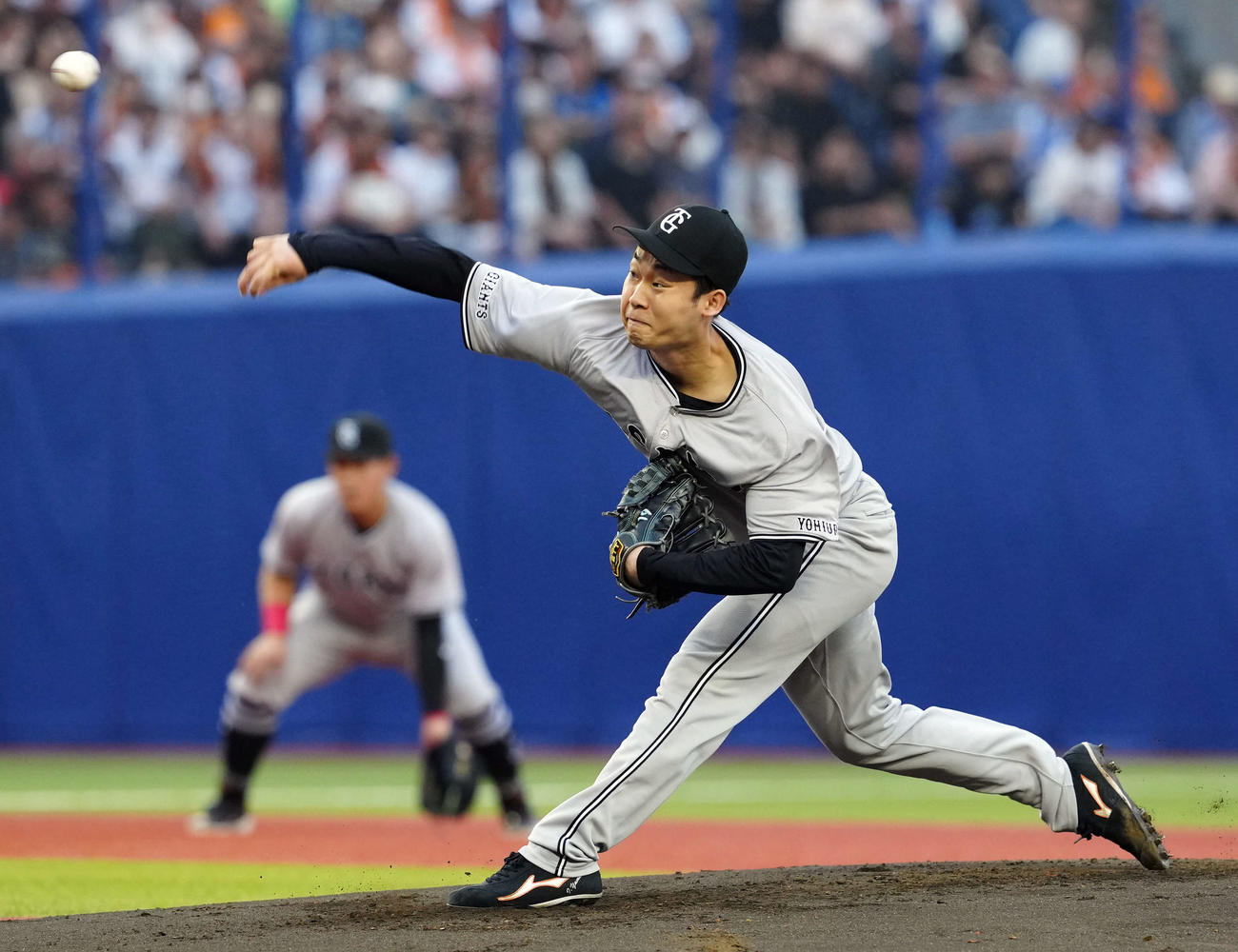 DeNA対巨人　巨人の先発山崎伊（撮影・たえ見朱実）