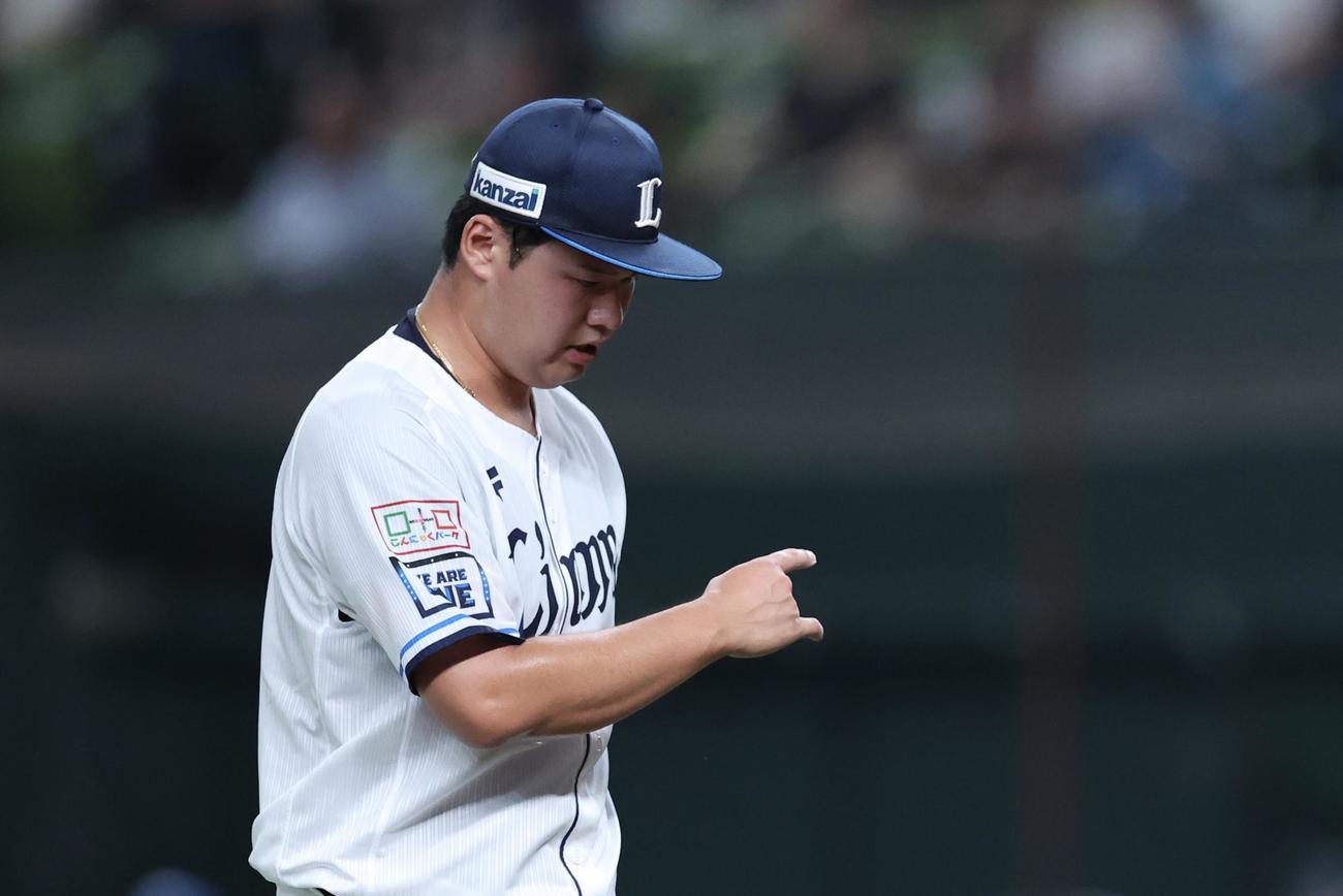 西武対日本ハム　1回表を抑える西武渡辺（撮影・河田真司）