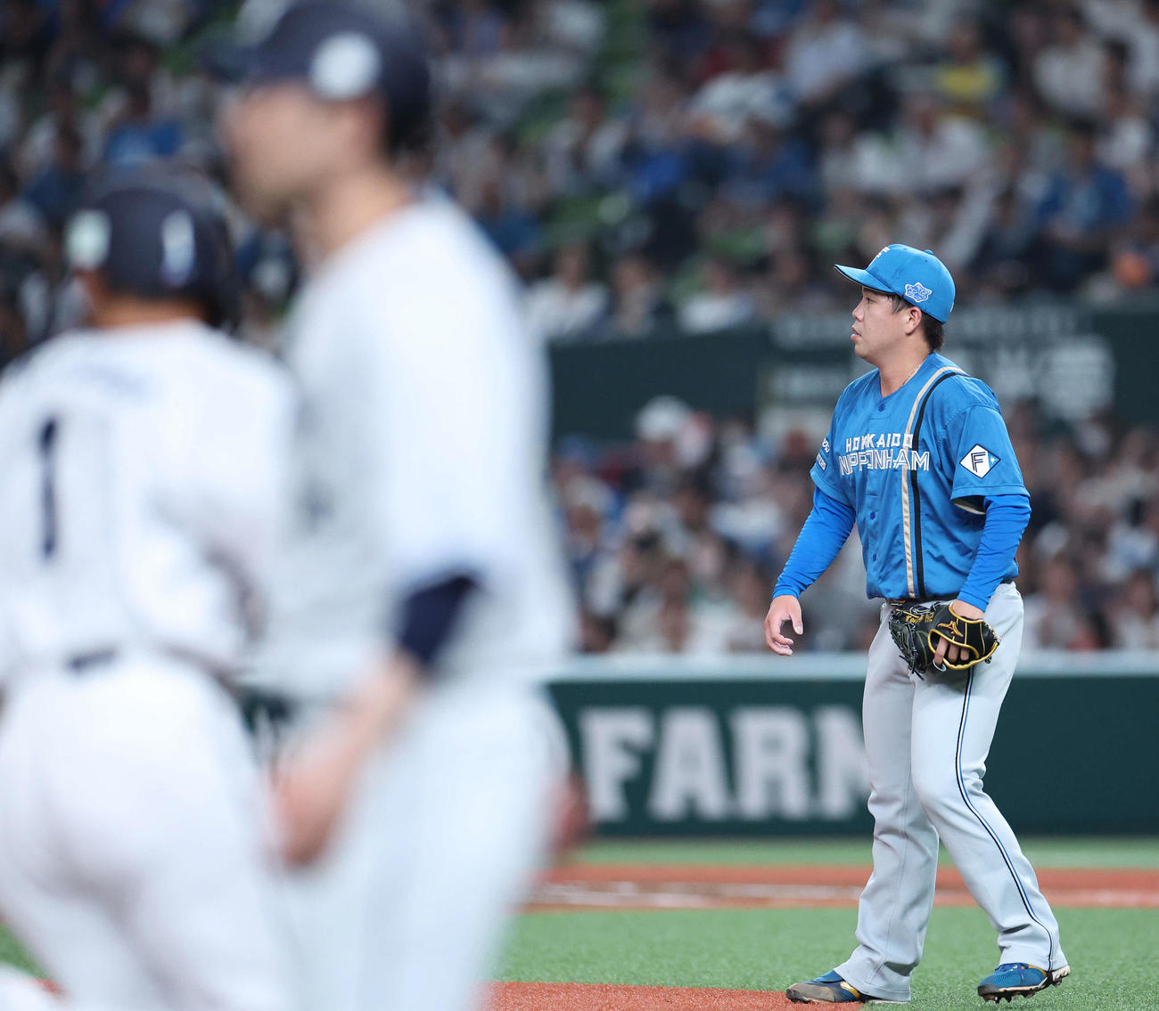 西武対日本ハム　1回裏西武2死二塁、岸に先制適時二塁打を浴びる金村（撮影・河田真司）