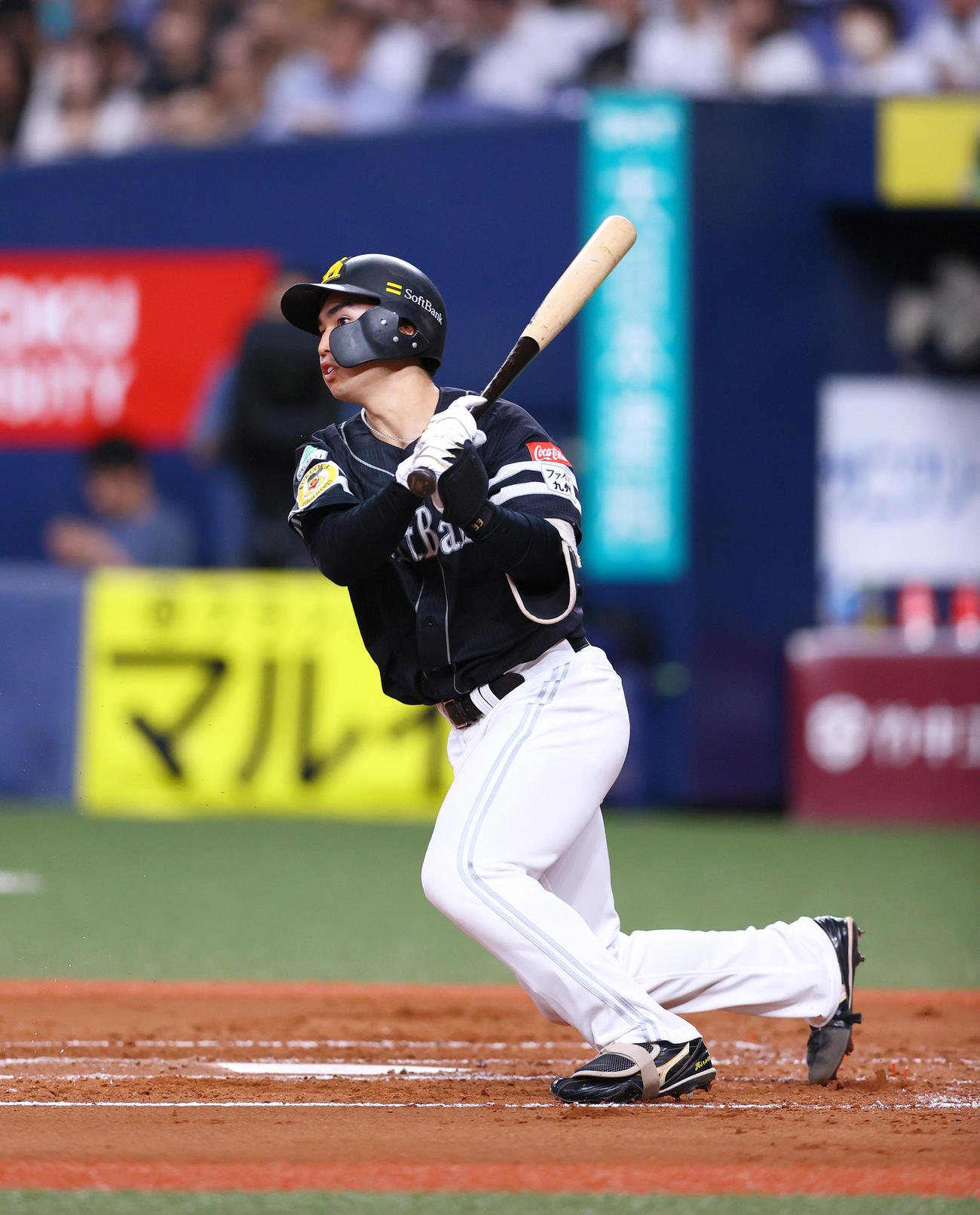 オリックス対ソフトバンク　3回表ソフトバンク1死、広瀬は左二塁打を放つ（撮影・上山淳一）