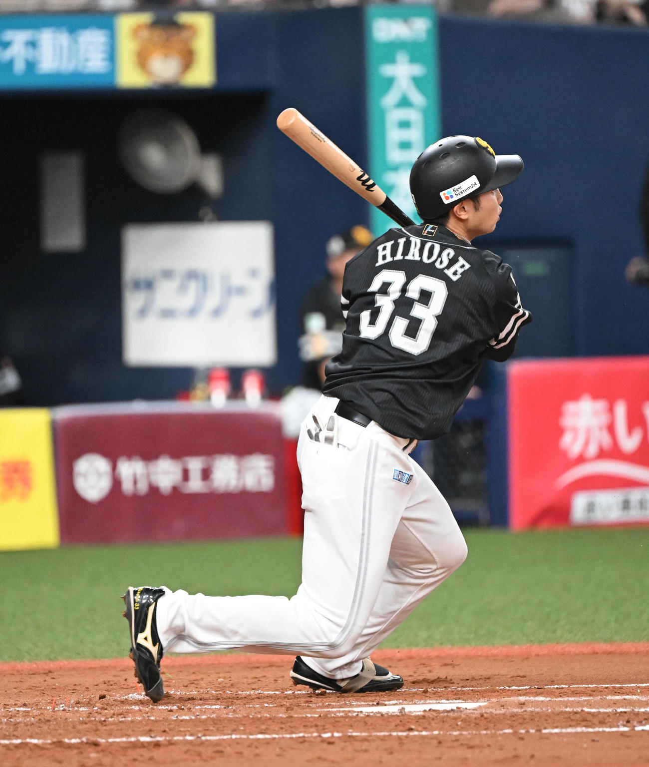 オリックス対ソフトバンク　3回表ソフトバンク1死、三塁線に二塁打を放つ広瀬隆（撮影・和賀正仁）