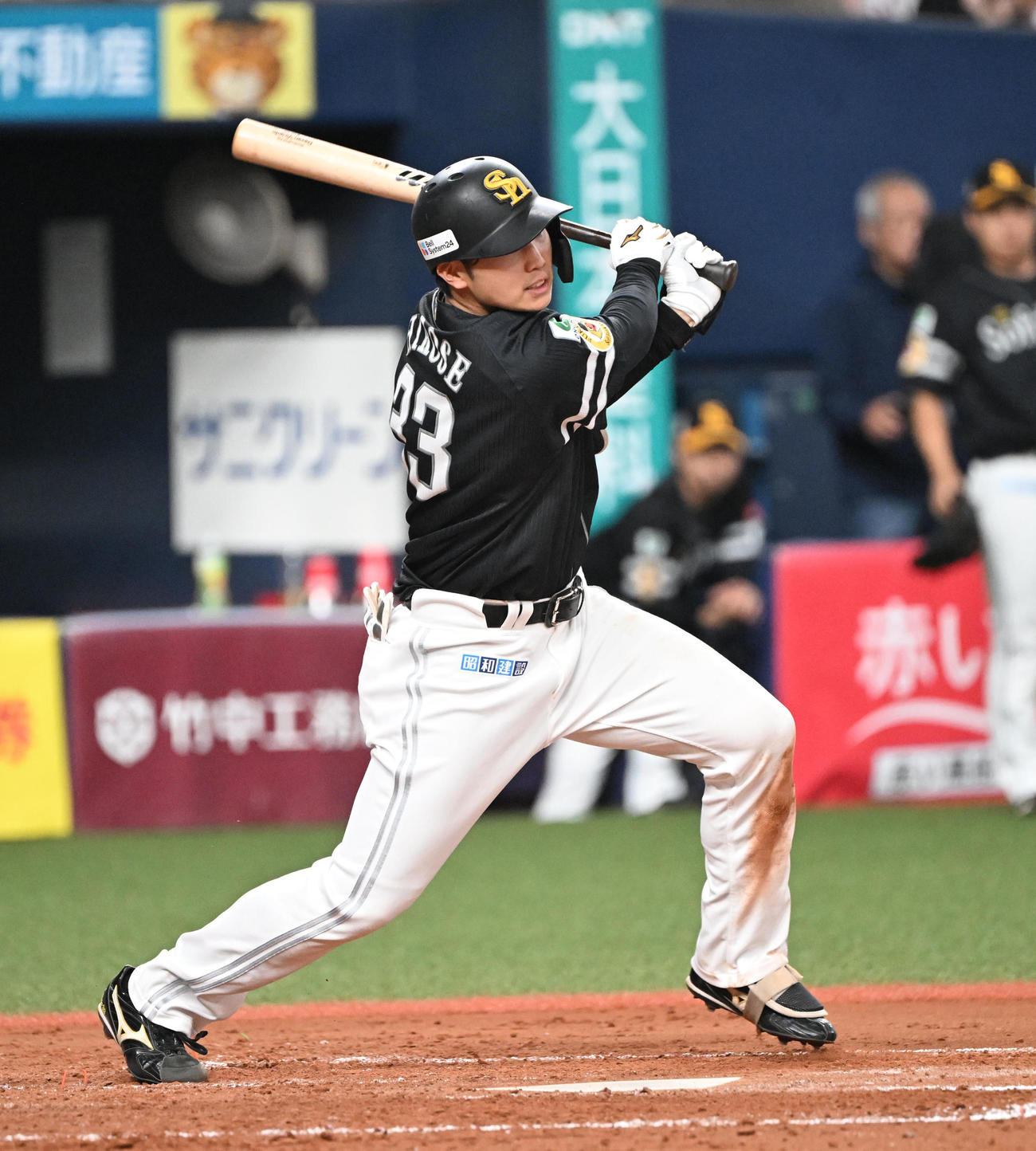 オリックス対ソフトバンク　5回表ソフトバンク2死、右前打を放つ広瀬（撮影・和賀正仁）