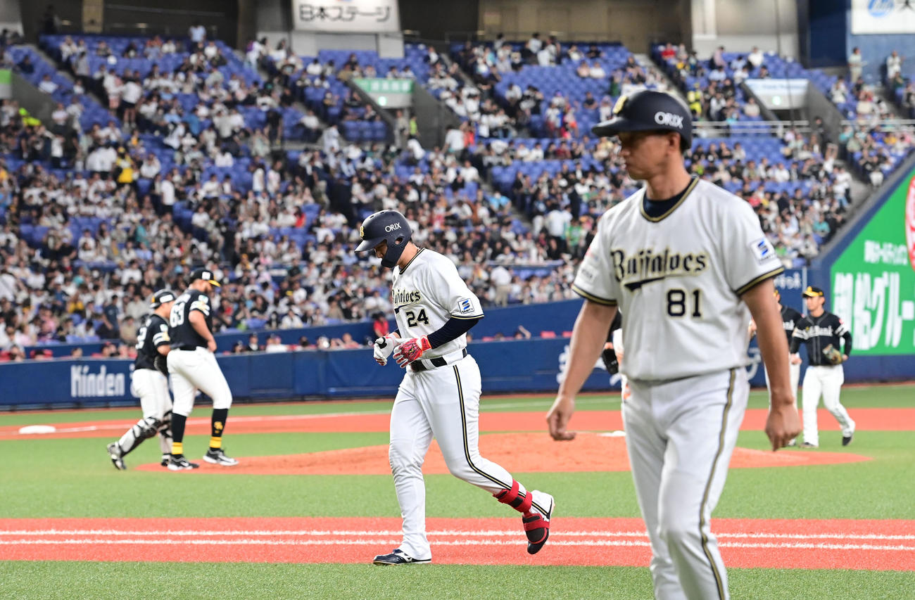 オリックス対ソフトバンク　9回裏オリックス2死、紅林は中飛に倒れ試合終了となる（撮影・和賀正仁）