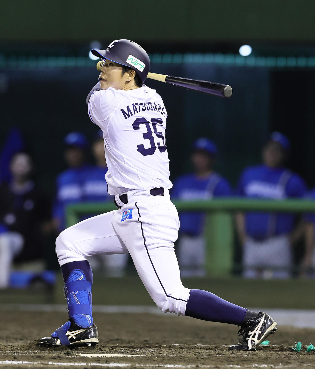 西武対日本ハム　12回裏西武2死一、二塁、松原はサヨナラのチャンスに左飛に倒れる（撮影・足立雅史）