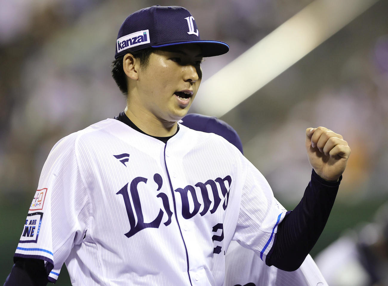 西武対日本ハム　7回表日本ハム2死一、二塁、万波を空振り三振に仕留めガッツポーズする武内（撮影・足立雅史）