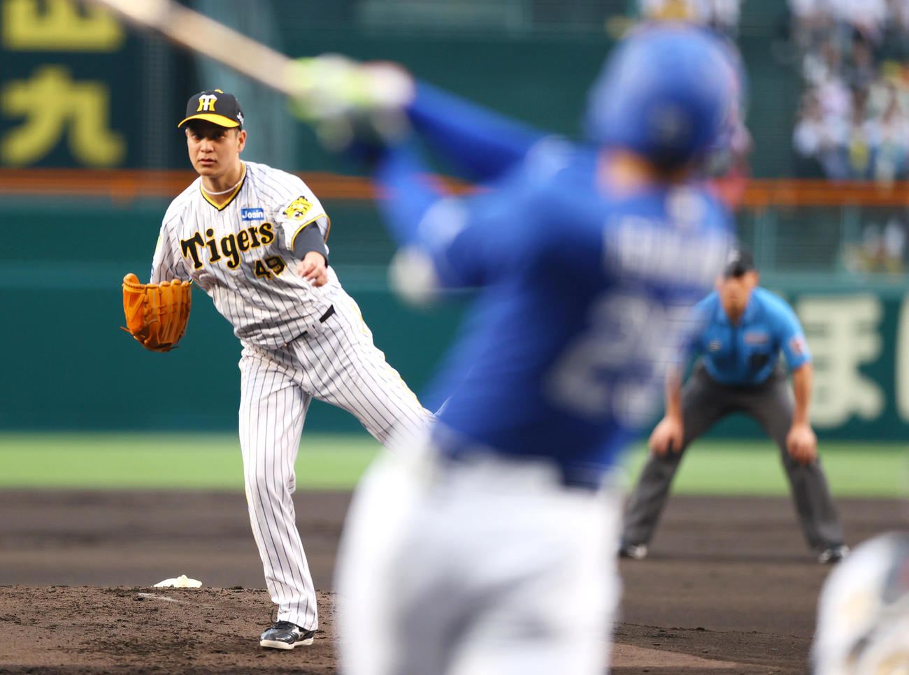 阪神対中日　1回表中日1死満塁、大竹は石川昂を空振り三振に仕留める（撮影・上山淳一）