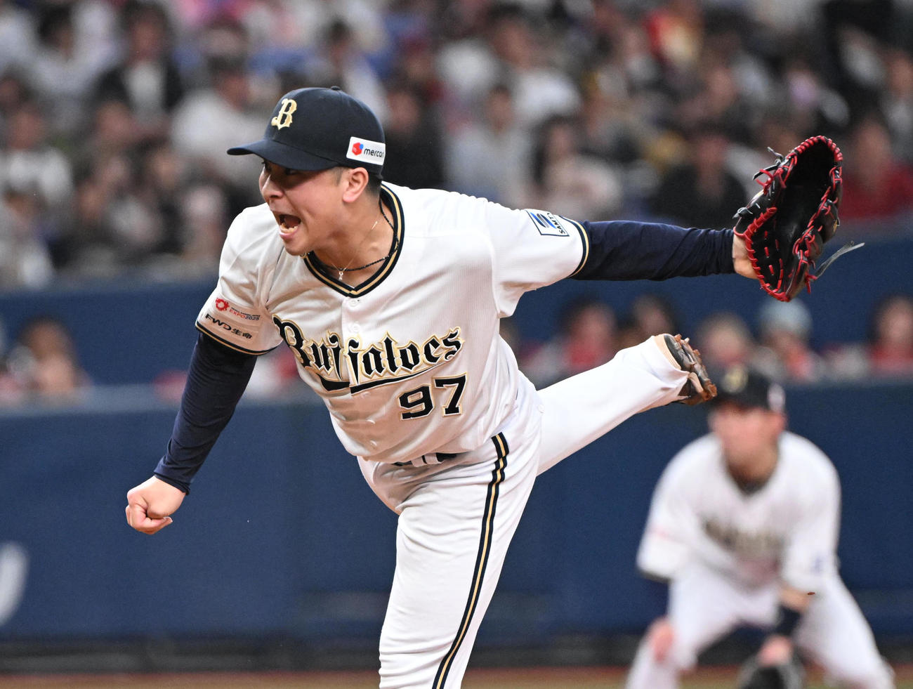 オリックス対ソフトバンク　8回に登板するオリックス古田島（撮影・和賀正仁）