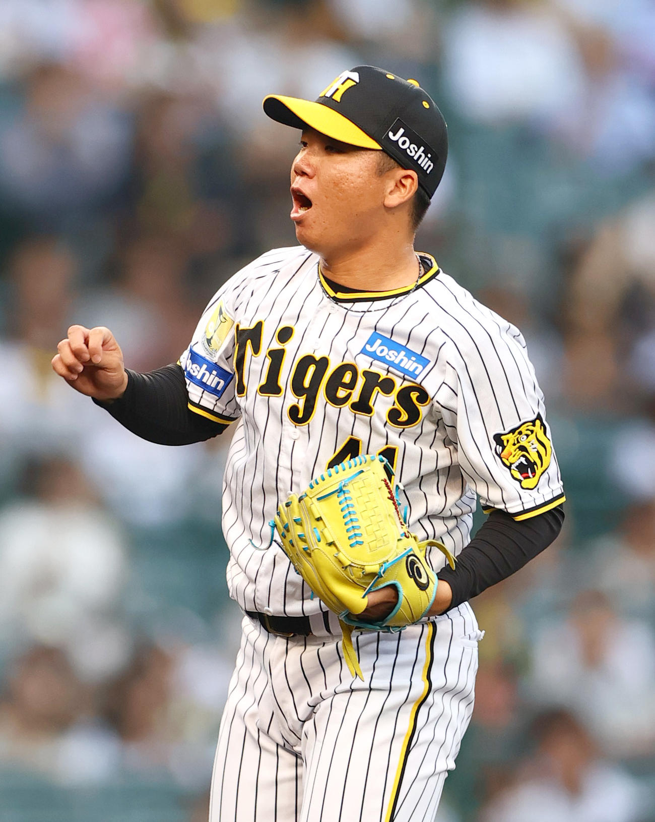 阪神対中日　1回表中日1死一、二塁、村上は細川を空振り三振に仕留める（撮影・上山淳一）