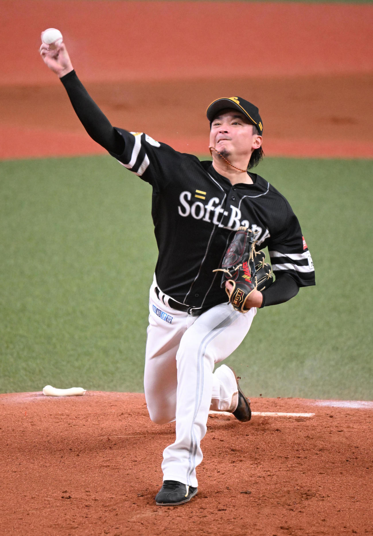 オリックス対ソフトバンク　先発するソフトバンク東浜（撮影・和賀正仁）