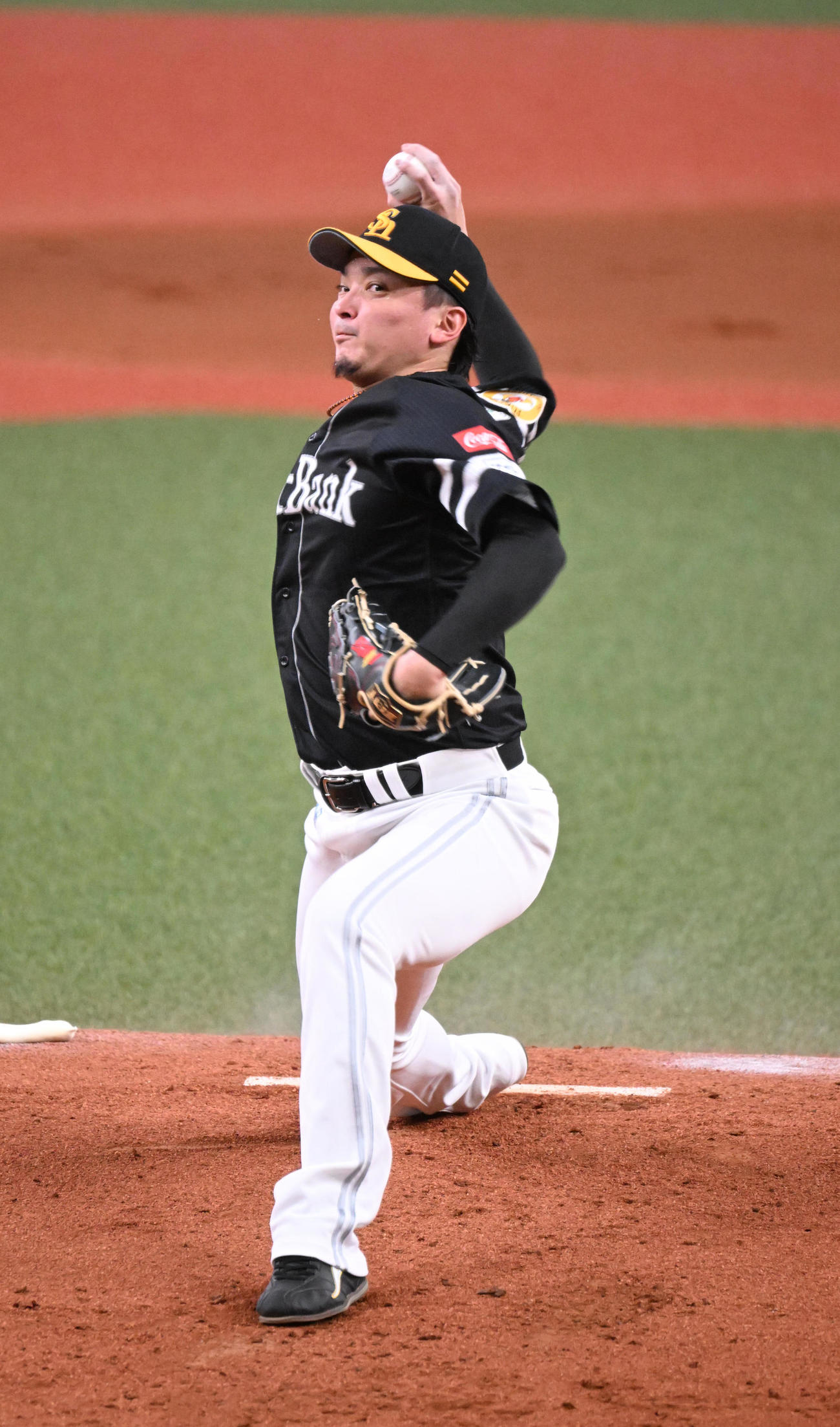 オリックス対ソフトバンク　先発するソフトバンク東浜（撮影・和賀正仁）