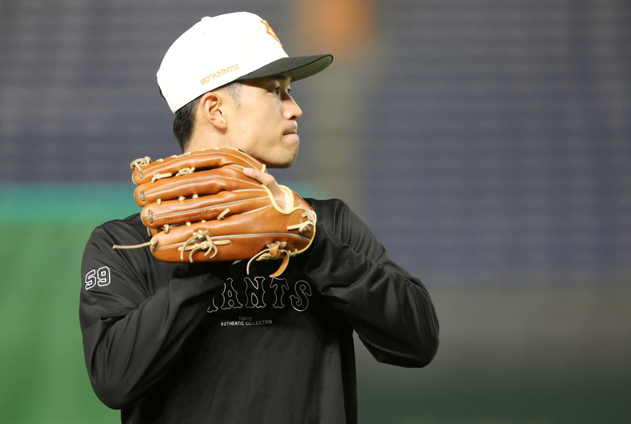 巨人対広島　試合前練習に臨む巨人若林（撮影・宮地輝）