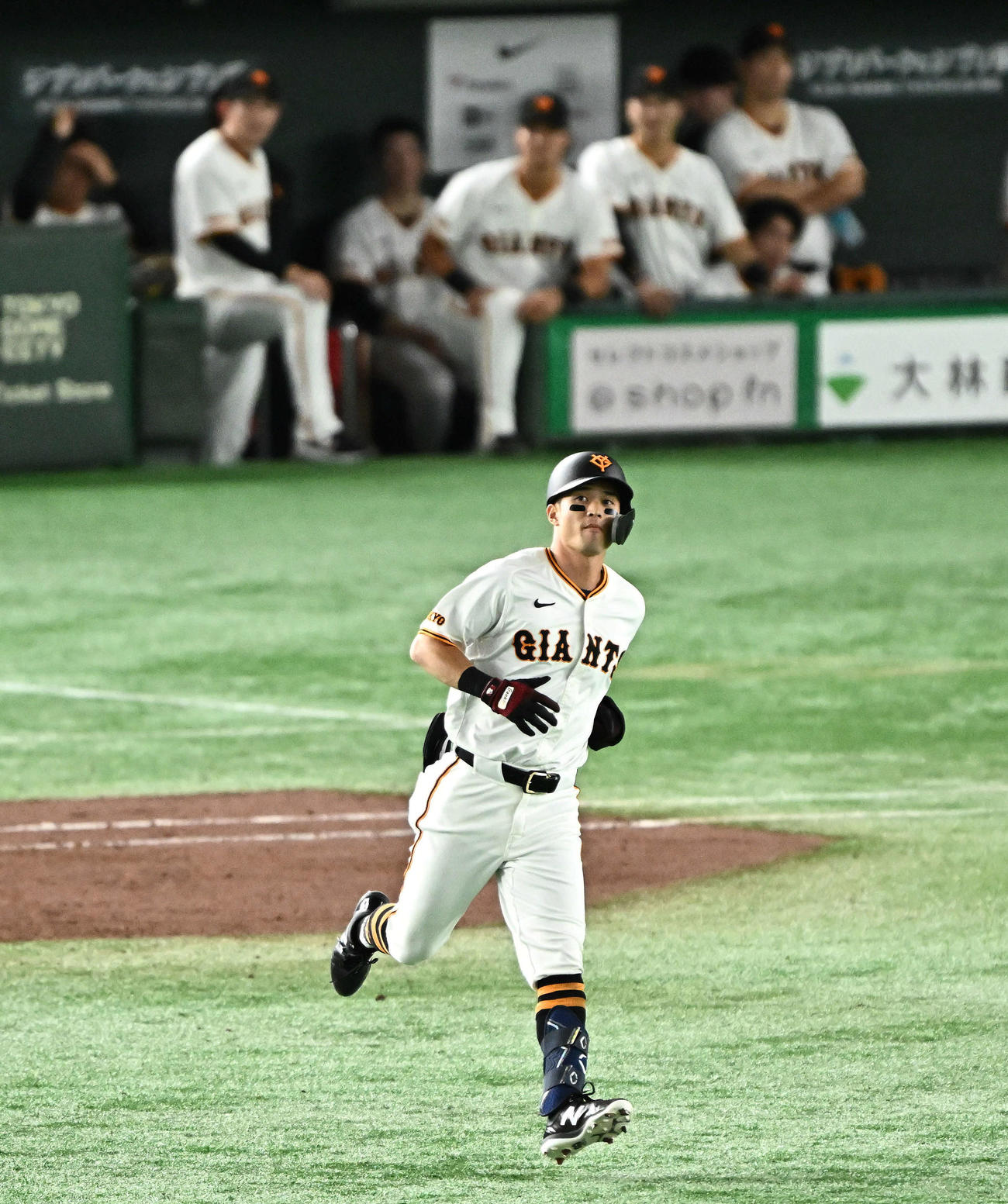 巨人対広島　7回裏巨人1死、代打若林は右飛に倒れる（撮影・滝沢徹郎）