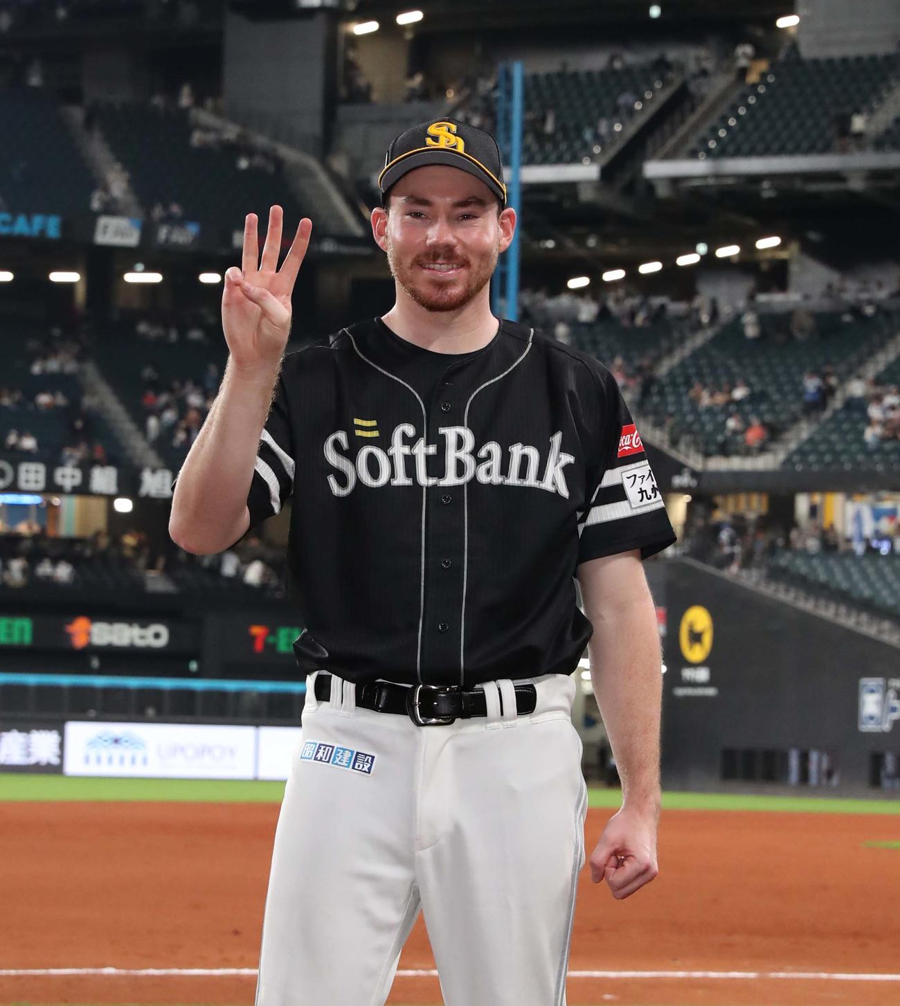 日本ハム対ソフトバンク　3勝目を挙げ笑顔のスチュワート（撮影・黒川智章）