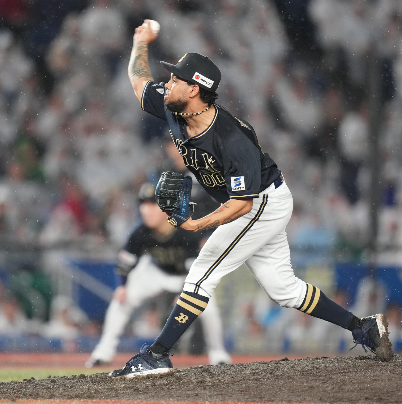 ロッテ対オリックス　先発し力投するオリックス・エスピノーザ（撮影・鈴木みどり）