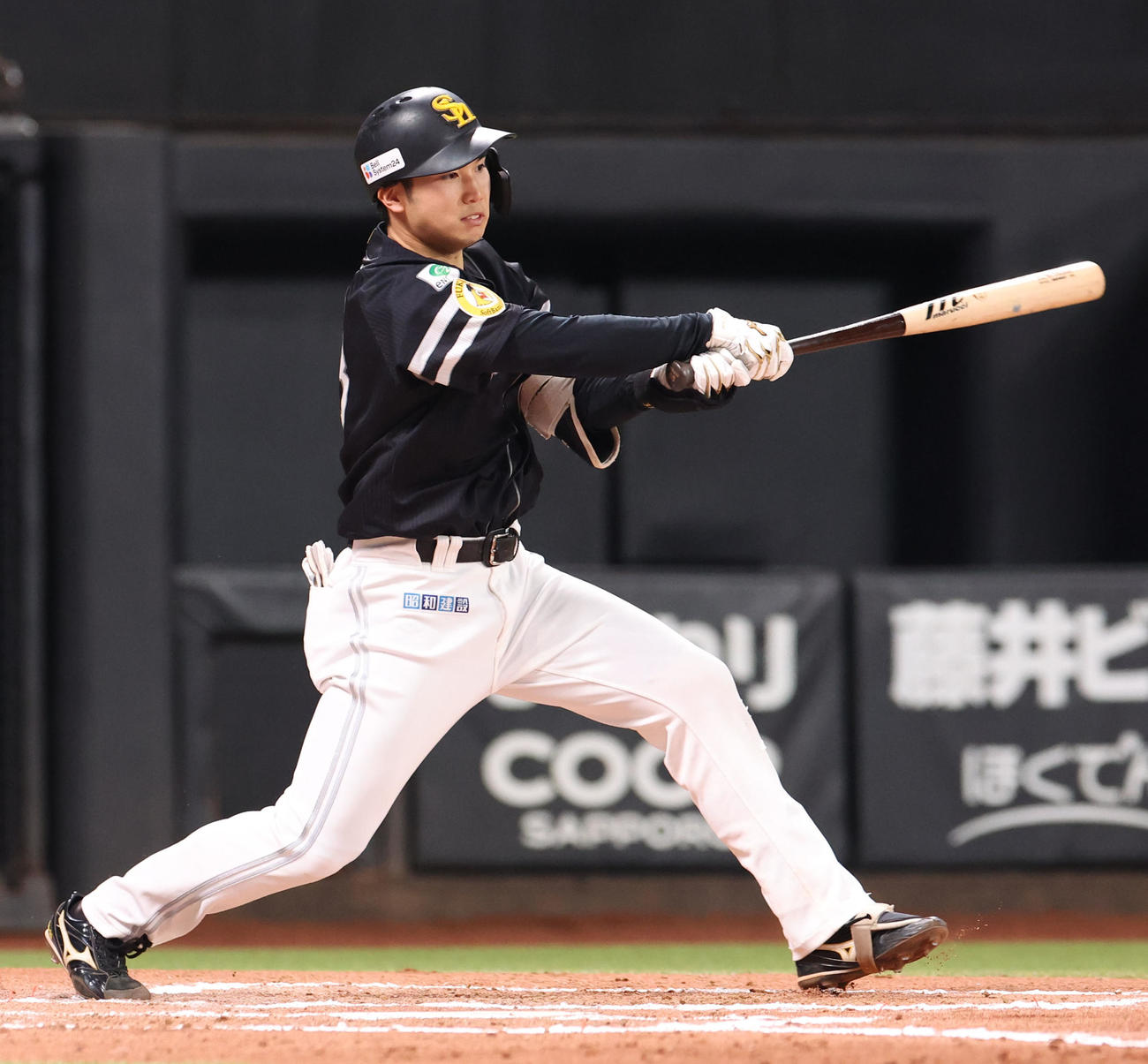 日本ハム対ソフトバンク　6回表ソフトバンク2死一、二塁、広瀬は中前打を放つ（撮影・佐藤翔太）