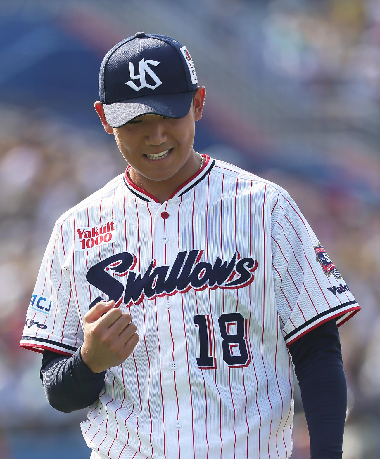 ヤクルト対阪神　5回表阪神2死一、三塁、森下を二ゴロに仕留めガッツポーズする奥川（撮影・足立雅史）