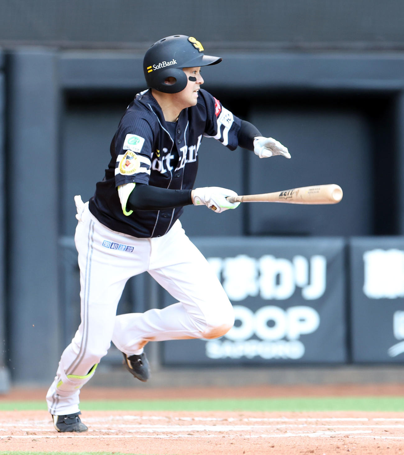 日本ハム対ソフトバンク　3回表ソフトバンク2死二塁、川瀬は適時内野安打を放つ（撮影・佐藤翔太）