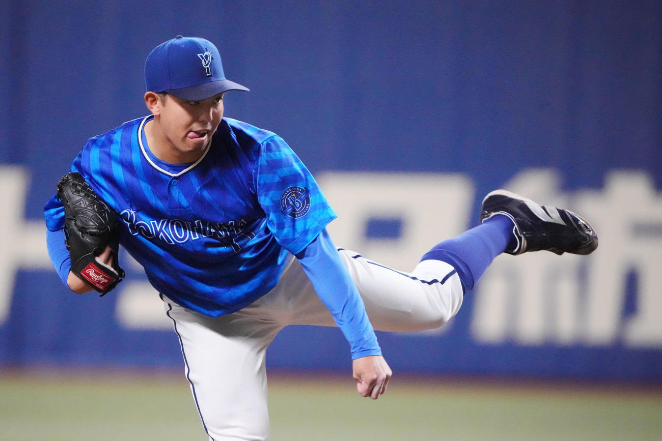 中日対DeNA 3回裏、力投するDeNA先発の東（撮影・森本幸一）