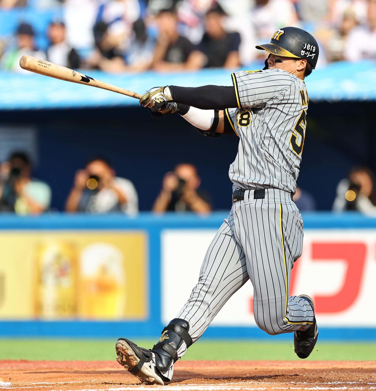 ヤクルト対阪神　6回表阪神1死、前川は三邪飛に倒れる（撮影・上田博志）