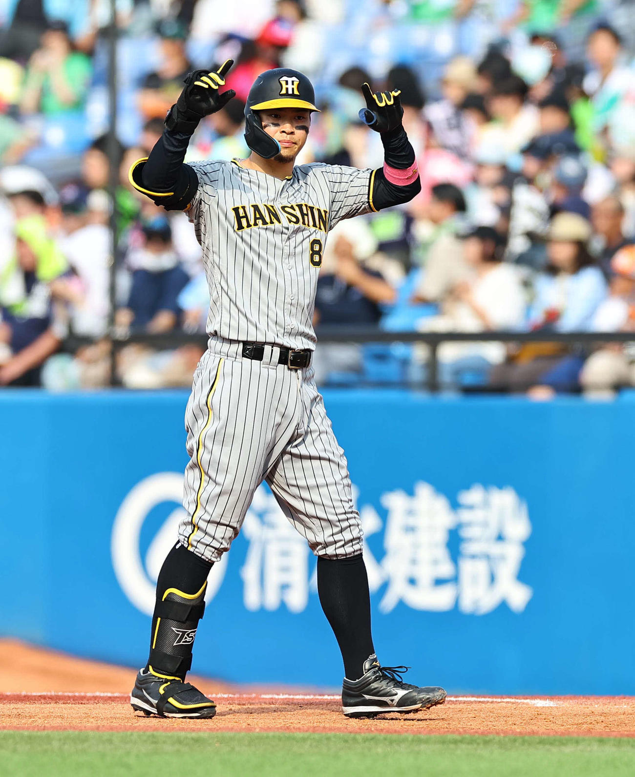ヤクルト対阪神　6回表阪神2死、佐藤輝は右前打を放つ（撮影・上田博志）