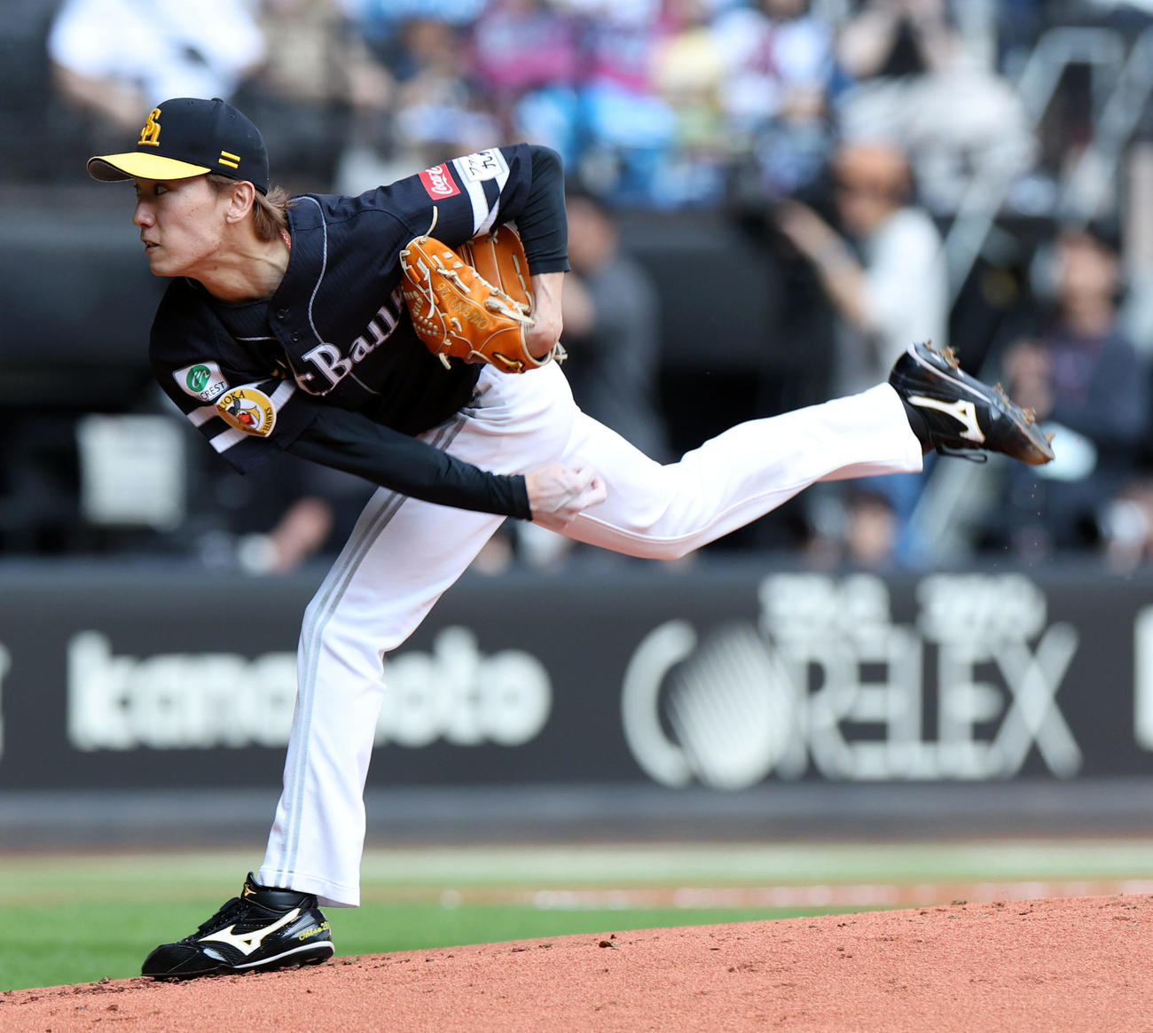 日本ハム対ソフトバンク　ソフトバンク先発の大津（撮影・佐藤翔太）