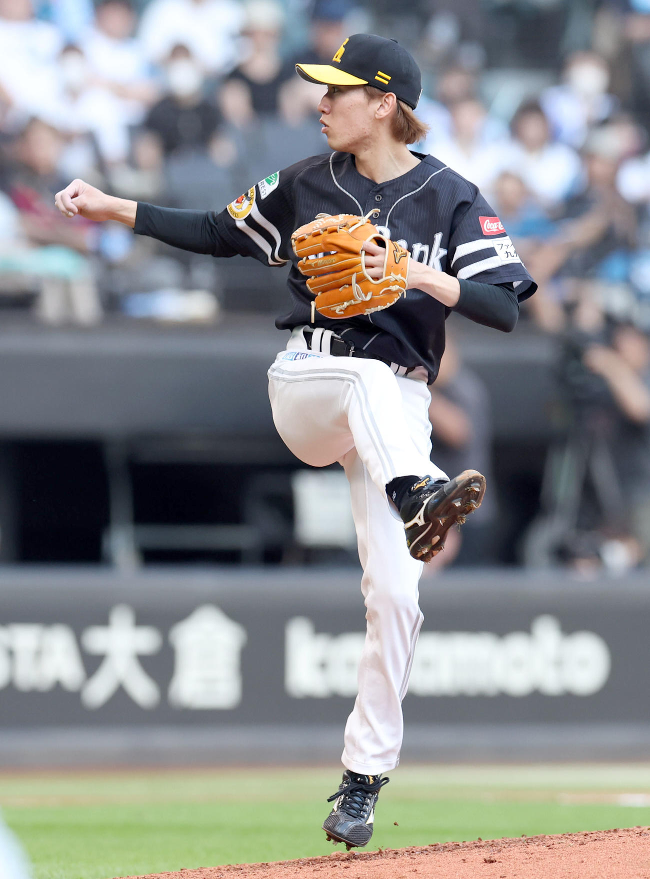 日本ハム対ソフトバンク　ソフトバンク先発の大津（撮影・佐藤翔太）