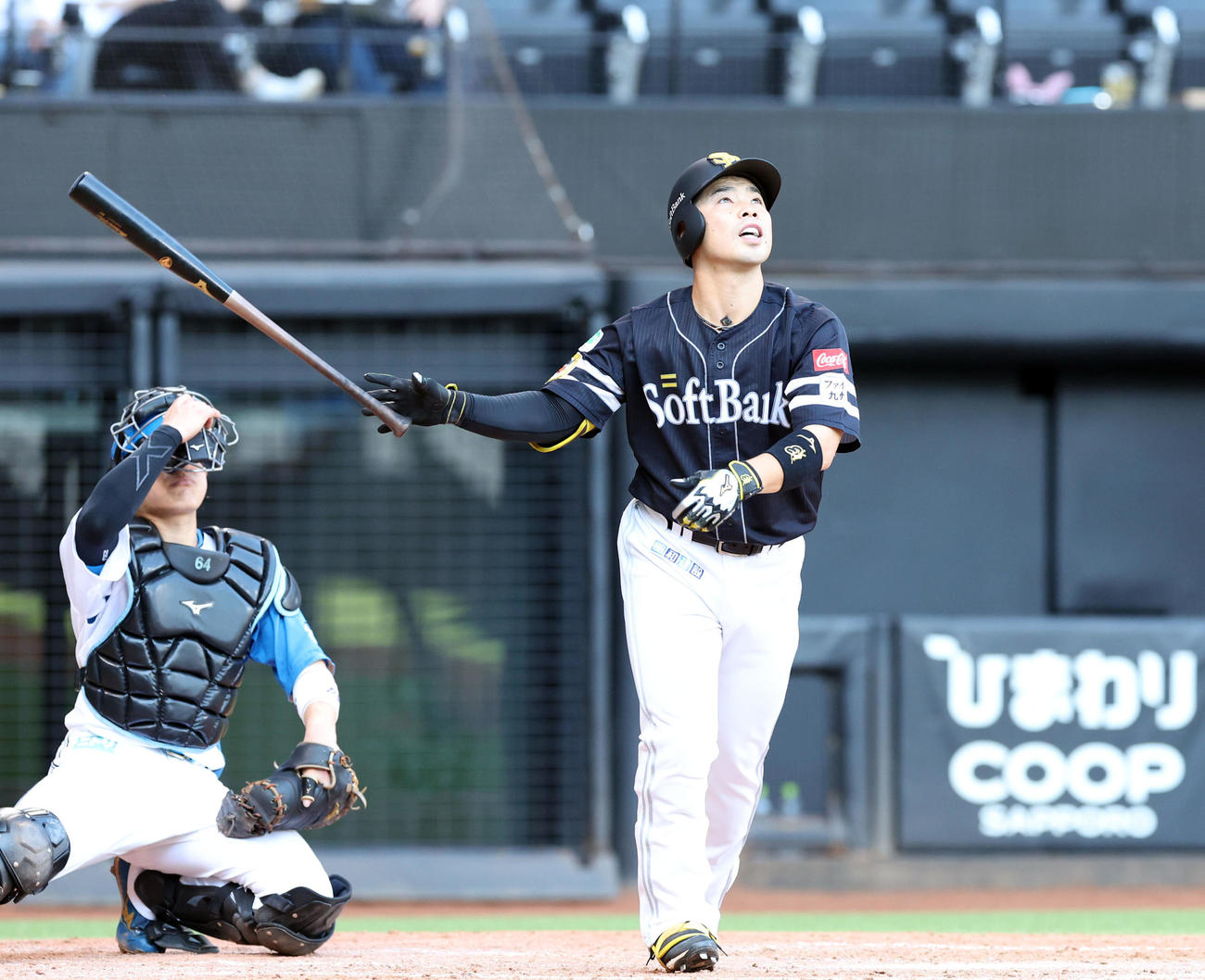日本ハム対ソフトバンク　5回表ソフトバンク2死一、二塁、近藤は右越え3点本塁打を放つ（撮影・佐藤翔太）