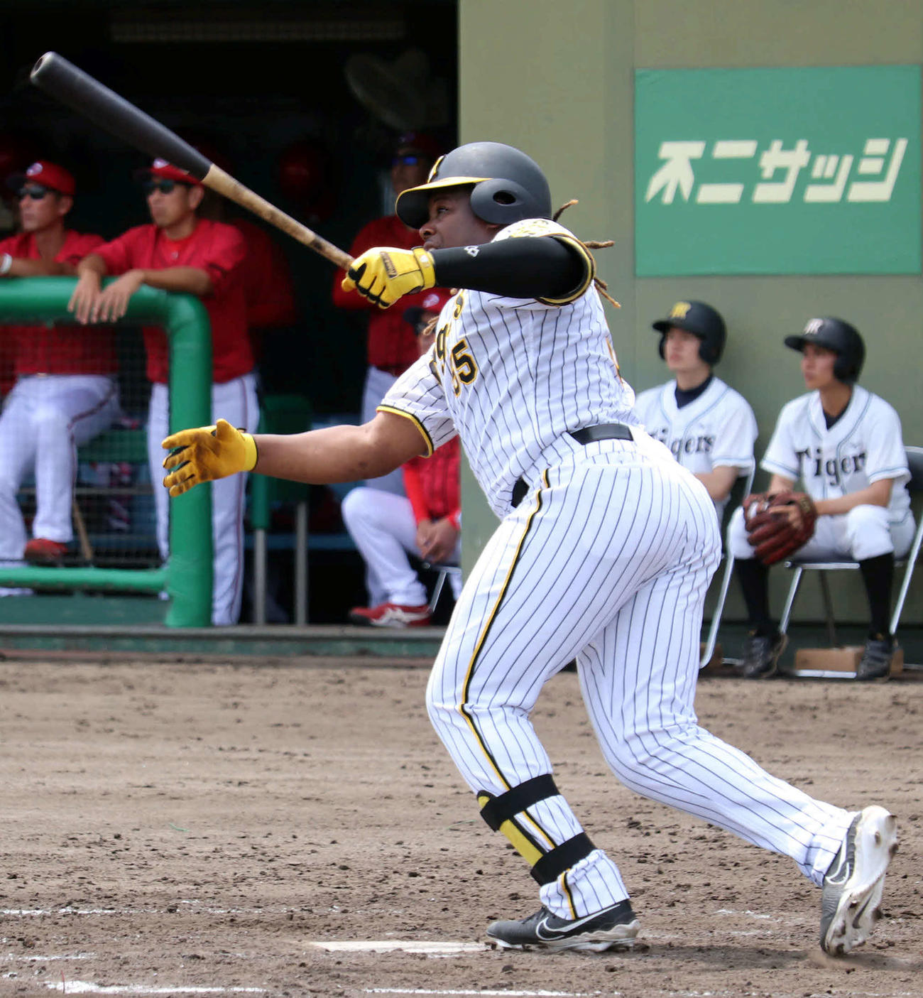 2軍広島戦でソロ本塁打を放った阪神ミエセス（撮影・波部俊之介）