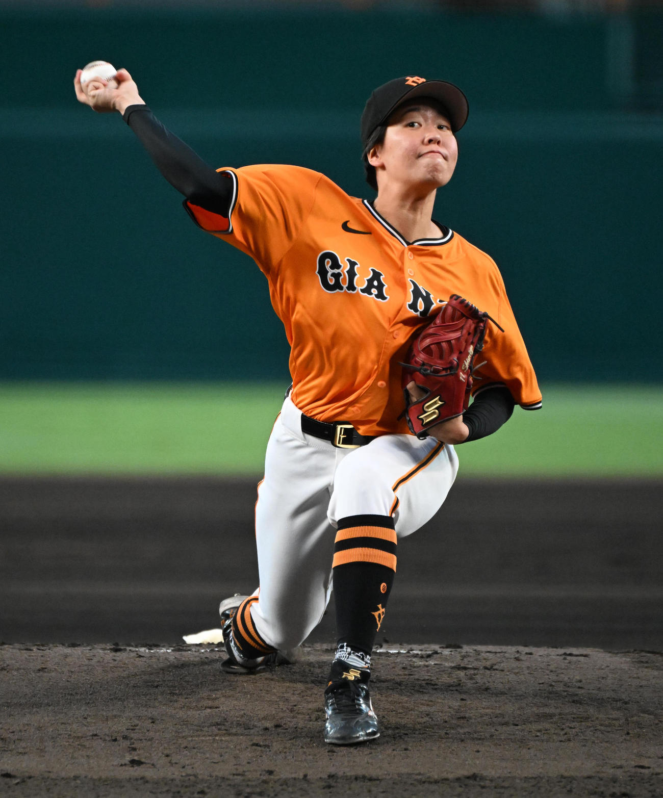 タイガースWomen対ジャイアンツ女子チーム　ジャイアンツ女子チーム先発の清水美佑（撮影・石井愛子）