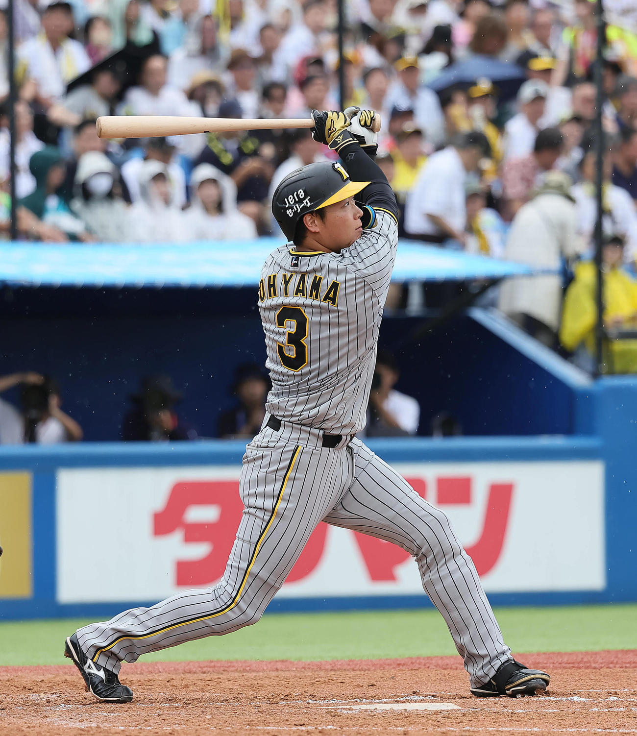 ヤクルト対阪神　4回表阪神1死、大山は先制本塁打を放つ（撮影・足立雅史）